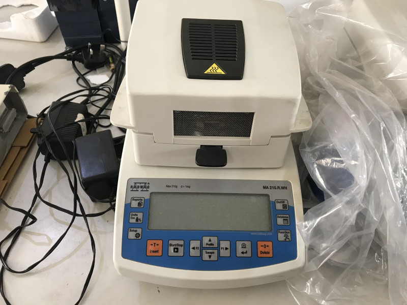 Moisture Analyzer
