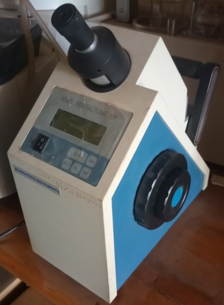 Refractometer